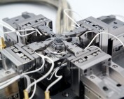 SmarAct公司纳米探针台-NanoProber缩略图 SmarAct公司纳米探针台-NanoProber缩略图